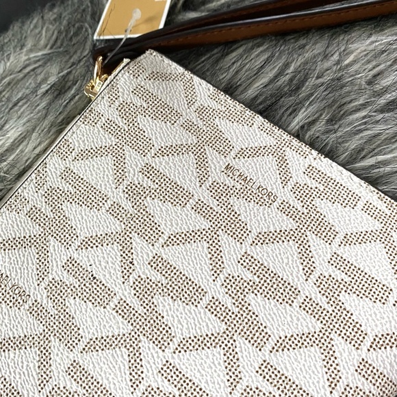 NWT Authentic MK signature monogram logo wristlet - Picture 4 of 6